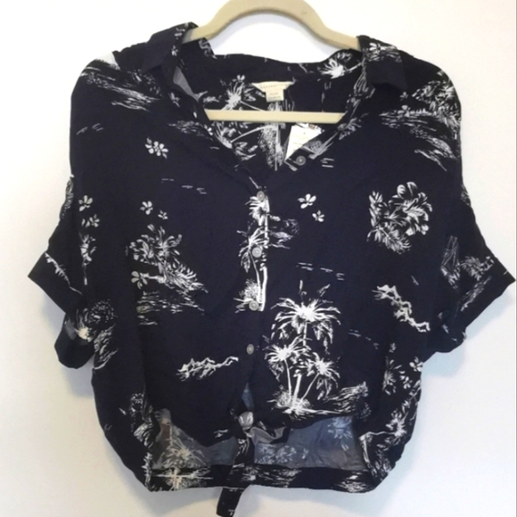 Aeropostale Cropped Palm Print Tie Top - Picture 4 of 8